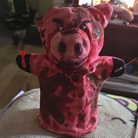 Evil Pig Puppet - Picture 6 of 6